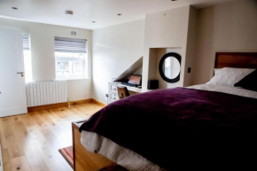 Airy, 3 bedrooms, ensuite , central London flat